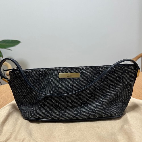 Gucci accessory pouch hand - gucci, gg